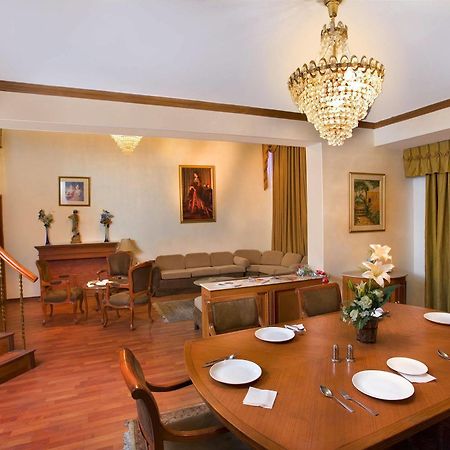 The Bmk Hotel Nuova Delhi Esterno foto