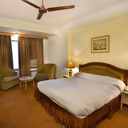 The Bmk Hotel Nuova Delhi Esterno foto